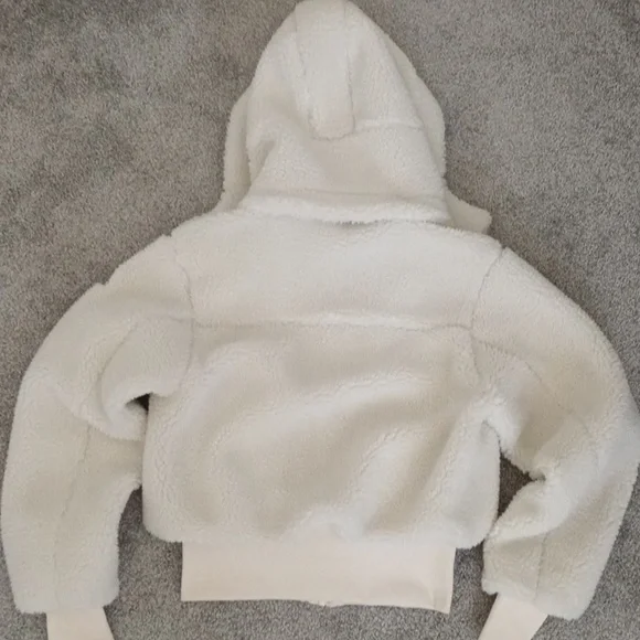 ALO Yoga Foxy Sherpa Jacket Ivory Size XS - Picture 11 of 12